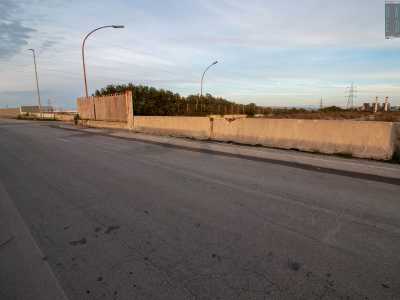 Il nostro punto di partenza � via Zippitelli, strada della Zona industriale che costeggia la statale 16
